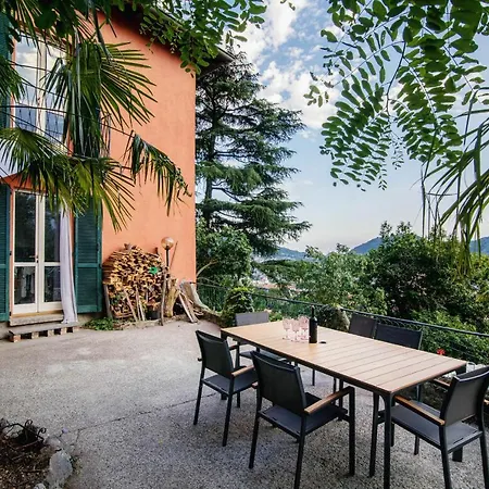 Bertacchi - Inside And Out Vakantiehuis Como