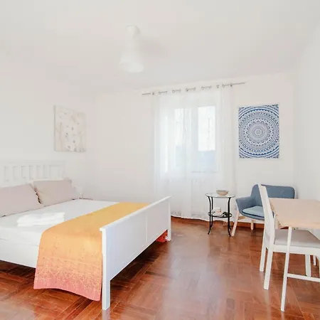 Bertacchi - Inside And Out Tatil Evi