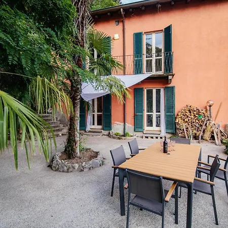 Bertacchi - Inside And Out Holiday home *